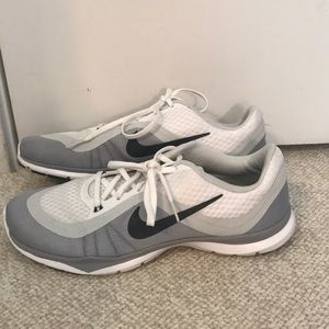 White and Gray Nike Flex T6 Women’s Sneakers